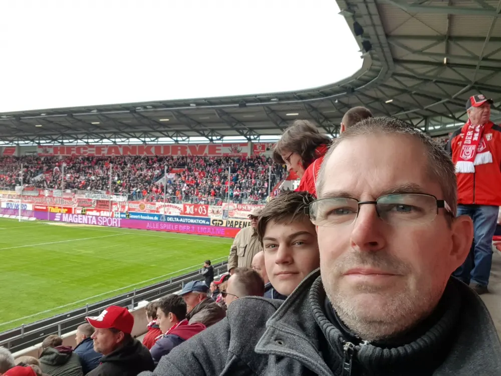 bananenflanke Hallescher FC