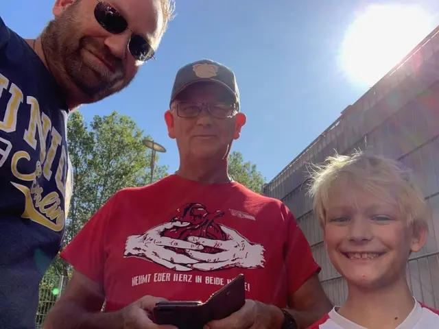 bananenflanke Richard links  Dick midden en zoon van Richard  Chris 