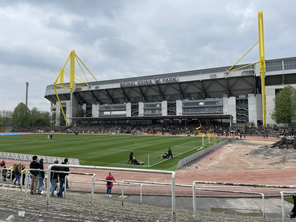 bananenflanke Rote Erde