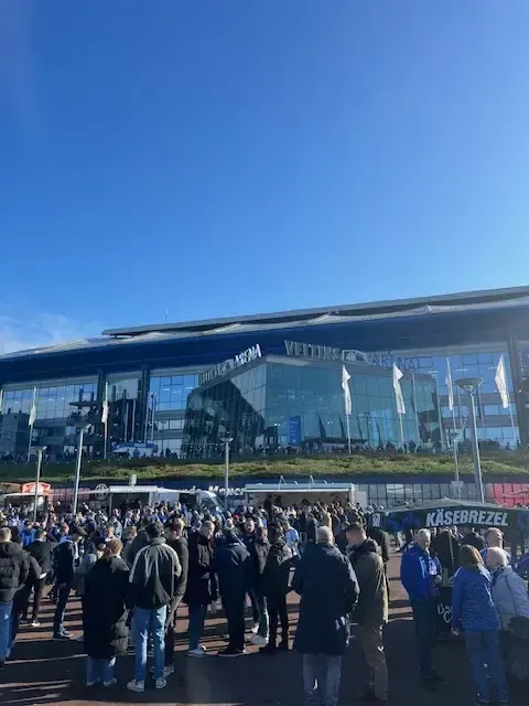 bananenflanke Schalke4-Jarno x27