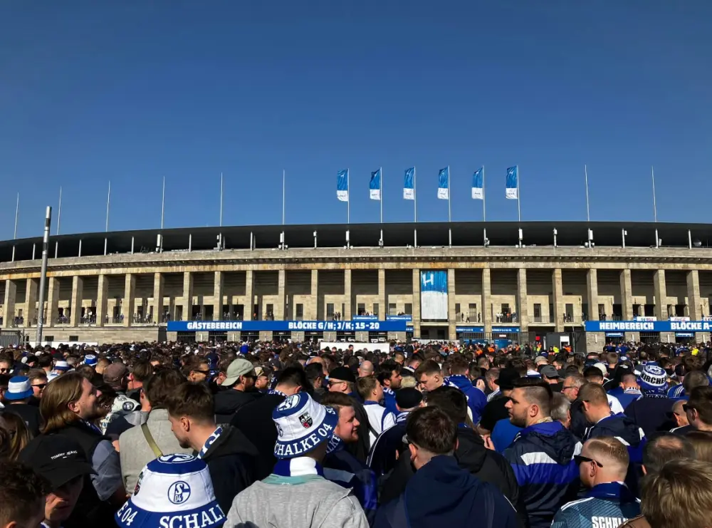 bananenflanke Schalke 4