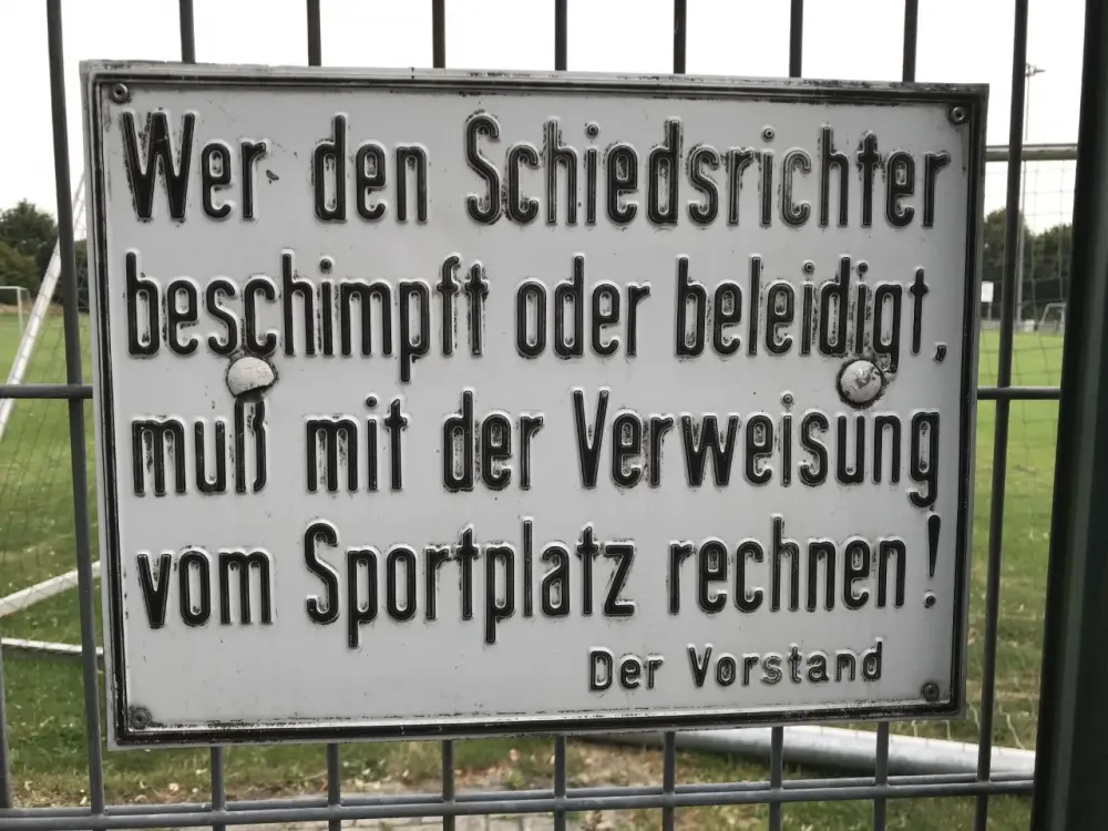 bananenflanke Scheidsrechter