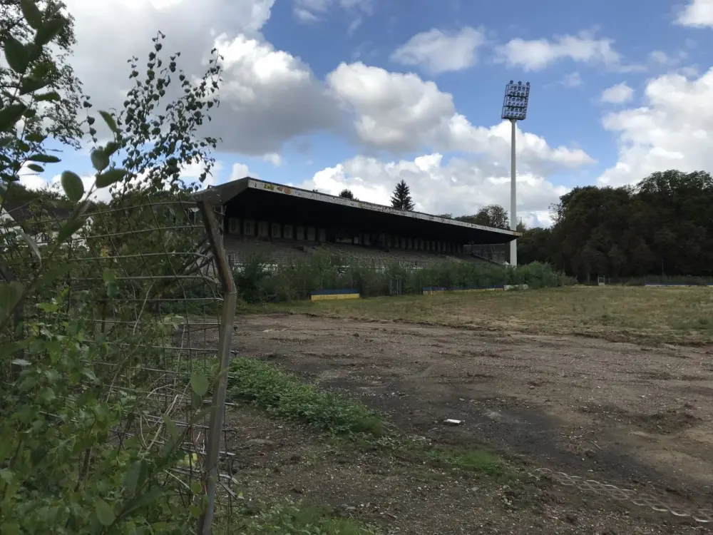 bananenflanke Solingen tribune