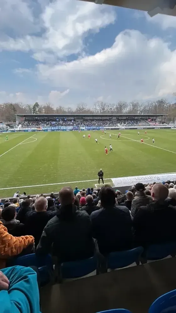 bananenflanke Stuttgarter-Kickers x27